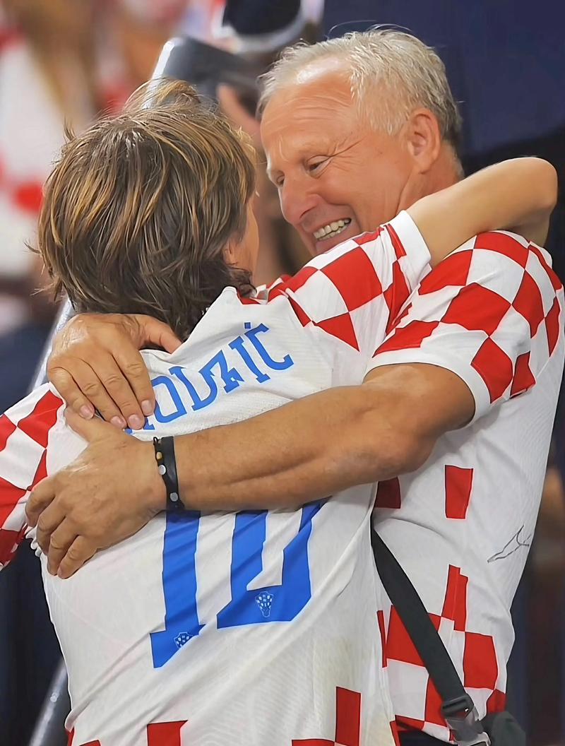 密尔瓦基酿酒人王牌斯内尔展现压制力，助密尔瓦基找回棒球热度