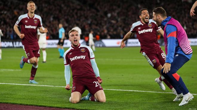 国家德比皇马2-1巴萨5分领跑 近6轮巴萨比皇马多拿9分反超4分