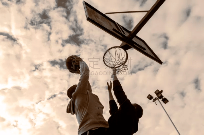 不退役！官方：35岁前皇马球员伊利亚拉门迪加盟中国香港球队杰志